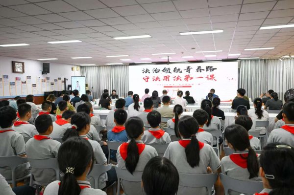 安全的股票配资平台 服务未成年人保护，北京法院首个人机交互AI数字人升级