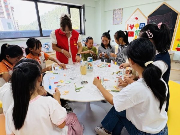配资公司100强 宁夏中卫市沙坡头区迎宾社区工会开展志愿服务活动